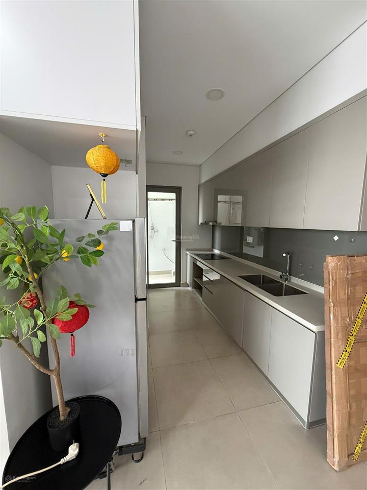 Căn hộ 2pn 2wc, chủ thiết kế ở, nội thất đẹp, căn hộ tầng trung, giá cho thuê chỉ 17 triệu/tháng