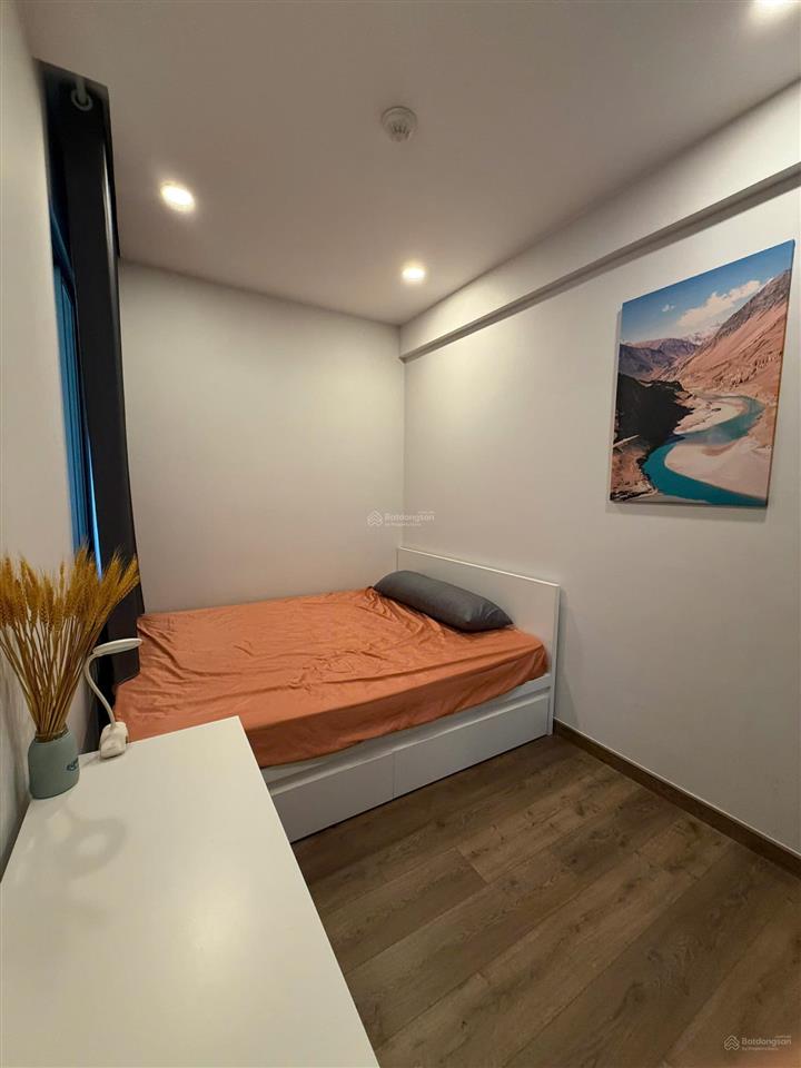 Căn hộ 2pn 2wc, chủ thiết kế ở, nội thất đẹp, căn hộ tầng trung, giá cho thuê chỉ 17 triệu/tháng