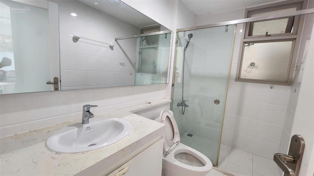 Một căn duy nhất 2pn2wc view quận 1, giá chỉ 12 triệu, diện tích 92m2,  xem nhà ngay