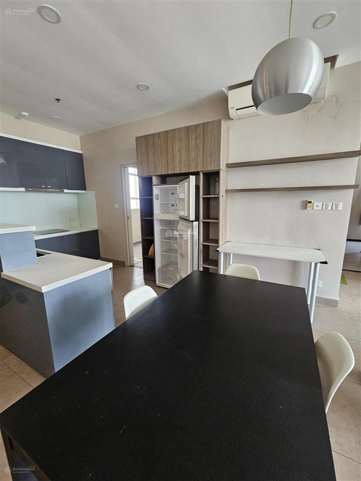 Nhà trống sẵn, view hồ bơi, căn 105 m2, giá thuê chỉ 12.5 triệu, căn hiếm view quận 1 cho thuê