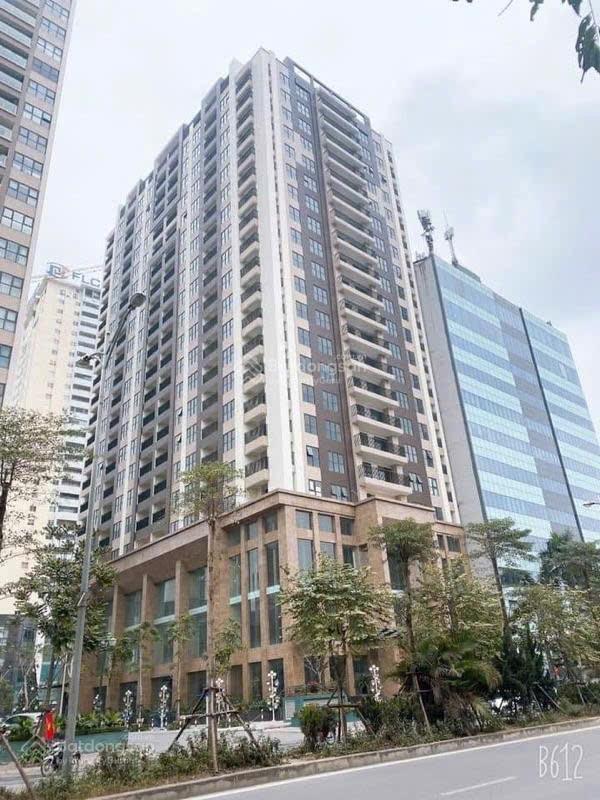 Chính chủ gửi bán tòa nhà tổ hợp dịch vụ văn phòng  căn hộ lưu trú du lịch mặt phố nguyễn hoàng