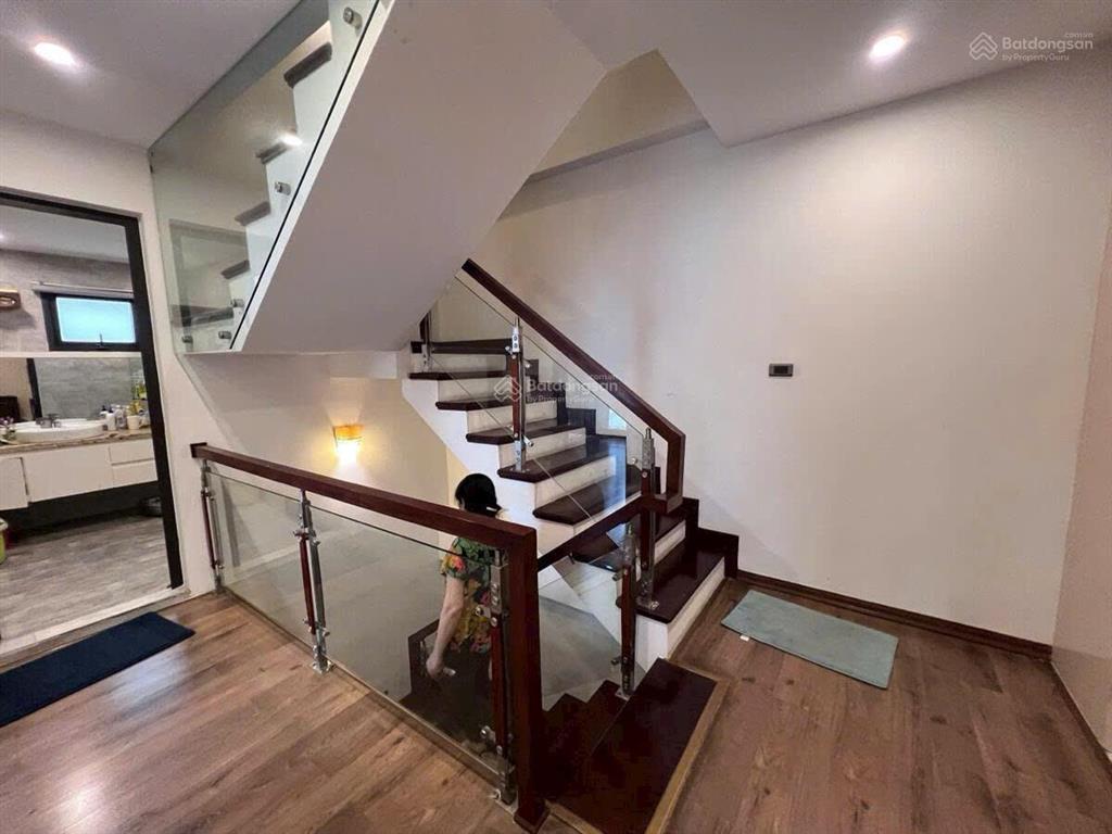 Mặt phố nguyễn thị định  42m2 mặt tiền 6.3m  cho thuê ổn định  kinh doanh sầm uất