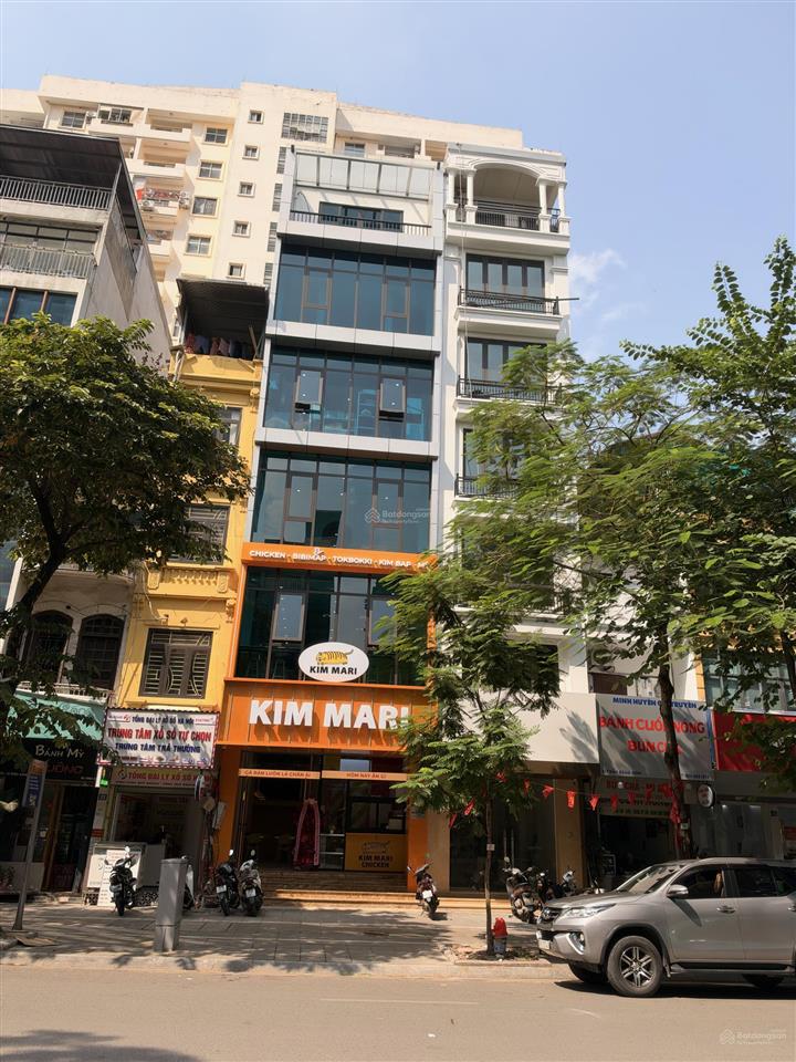Chính chủ gửi bán nhà mặt phố trích sài, mặt tiền rộng, view trực diện hồ tây