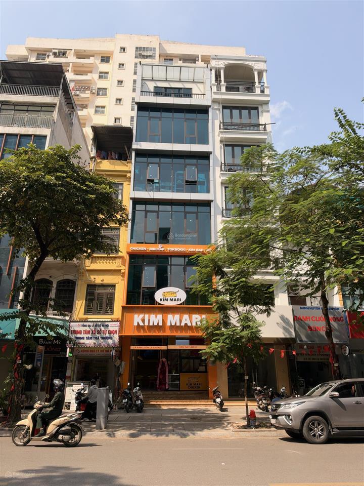 Chính chủ gửi bán nhà mặt phố trích sài, mặt tiền rộng, view trực diện hồ tây