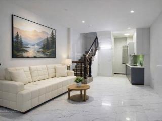 Bán nhà ngọc lâm, long biên. nhà dân xây mới full công năng 3pn, 4wc, pk, bếp. giá chỉ 7,180 tỉ