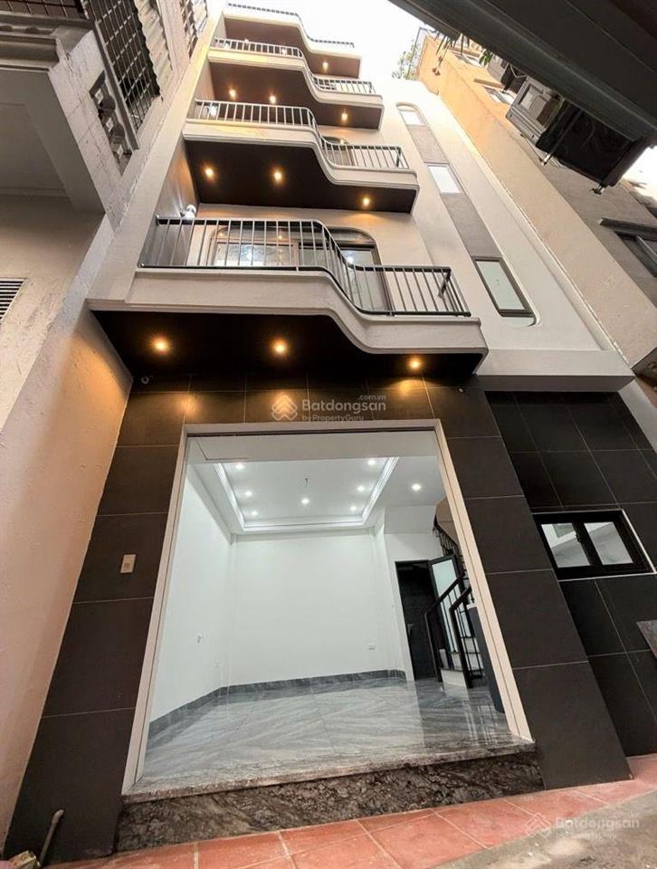 Nhà đẹp ô cách, việt hưng, long biên  5 tầng xây mới, full nội thất  ô tô đỗ cửa nhà