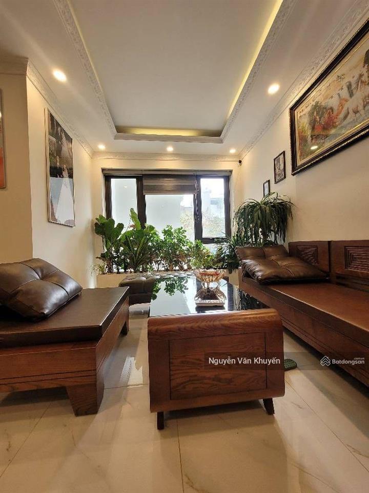 Bán nhà hoa lâm, long biên  42 x 5 tầng  ngõ thông 3,5m  full nội thất  giá 8,6 tỷ