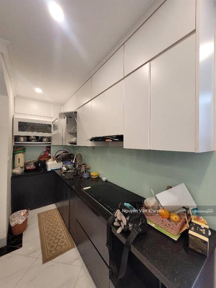 Bán nhà hoa lâm, long biên  42 x 5 tầng  ngõ thông 3,5m  full nội thất  giá 8,6 tỷ