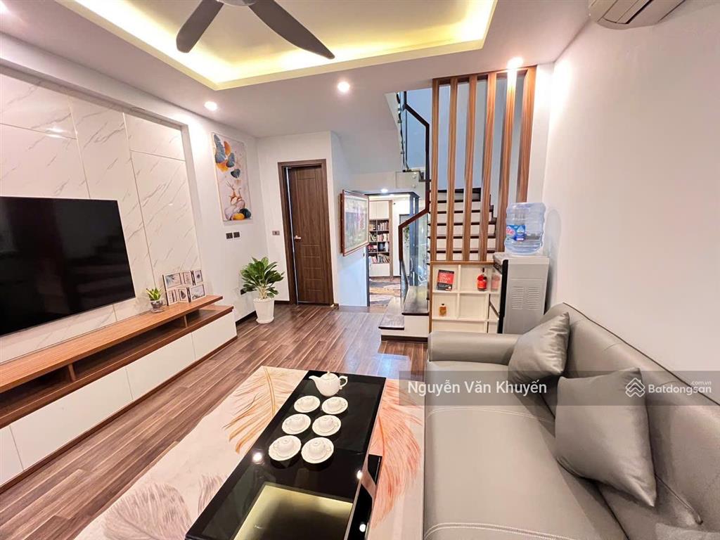 Việt hưng  đường 4m ô tô ngủ trong nhà  nội thất thiết kế riêng  15.5 tỷ