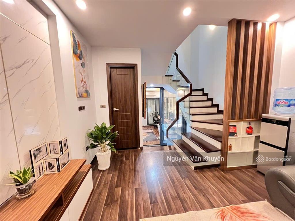 Việt hưng  đường 4m ô tô ngủ trong nhà  nội thất thiết kế riêng  15.5 tỷ