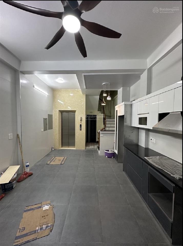 Hàng hiếm đức giang  5 tầng thang máy  ô tô đỗ cửa  dòng tiền chảy xiết
