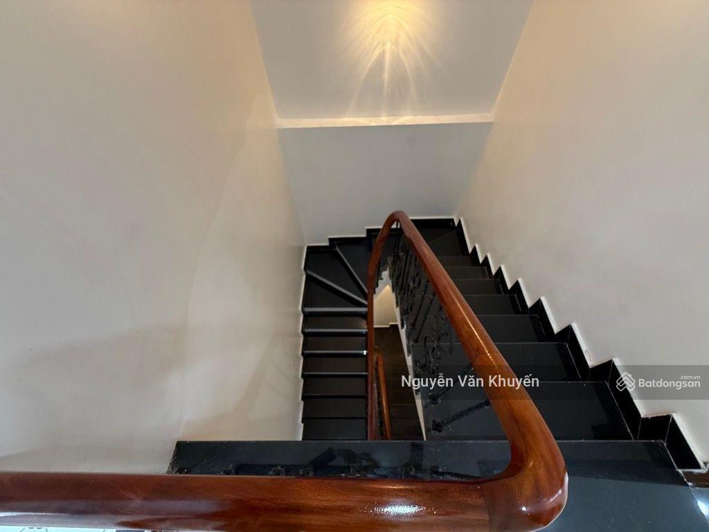 Bán nhà đức giang dân xây mới  diện tích 56m2, mt 4m, 5tầng (4 ngủ)  cách ô tô tránh 10m  9,2 tỷ