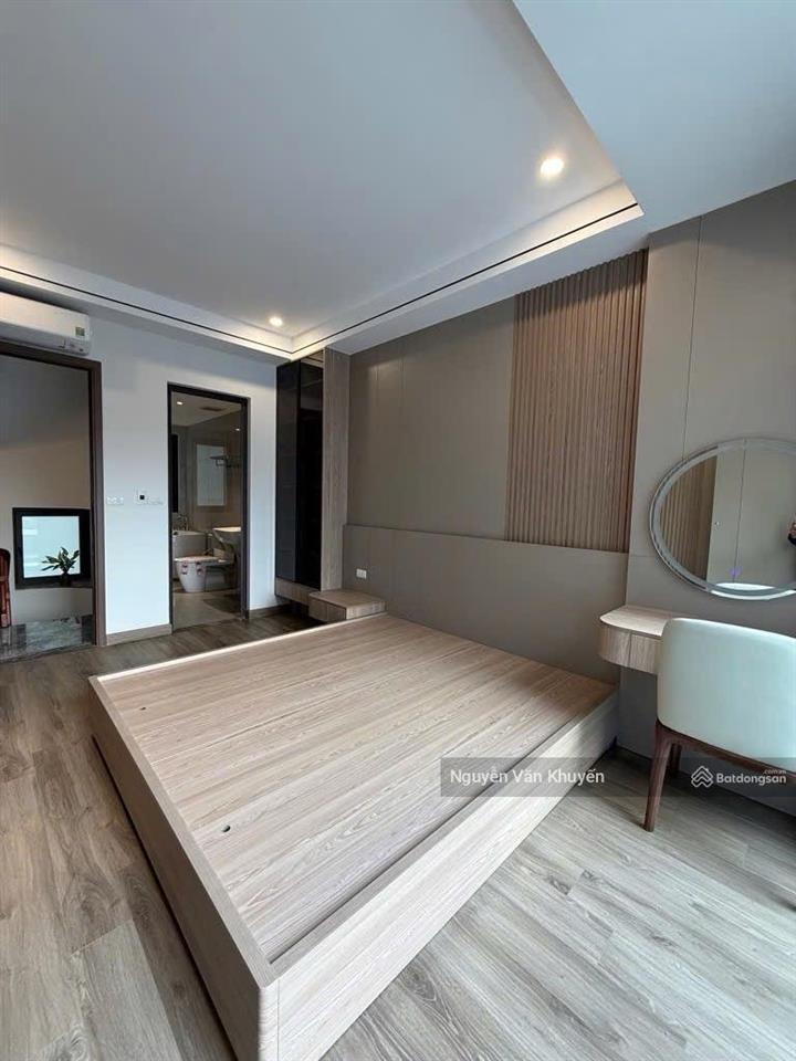 Chỉ nhỉnh 6 tỷ  nhà mới việt hưng dọn ở ngay 33m2  mt 4m  5 tầng hiện đại  ngõ rộng thông