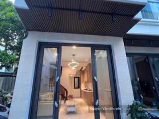 Chỉ nhỉnh 6 tỷ  nhà mới việt hưng dọn ở ngay 33m2  mt 4m  5 tầng hiện đại  ngõ rộng thông