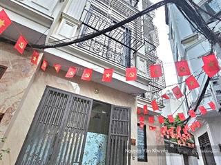 Cực hiếm tầm giá! nhà ngô gia tự 39m2  7.95 tỷ, ngõ sát đường ô tô, xách vali về ở.