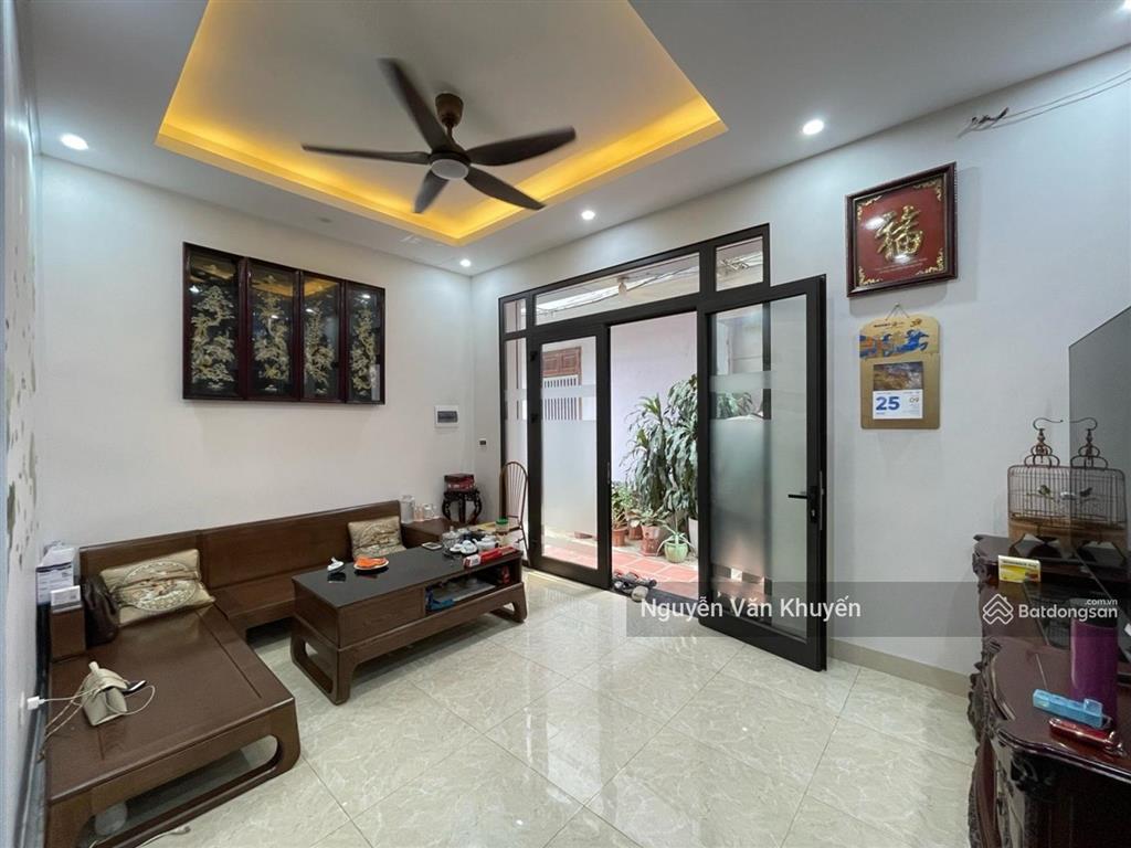 Bán nhà đức giang 56m2, 5 tầng, an ninh tuyệt đối, ô tô đỗ gần, hơn 8 tỷ