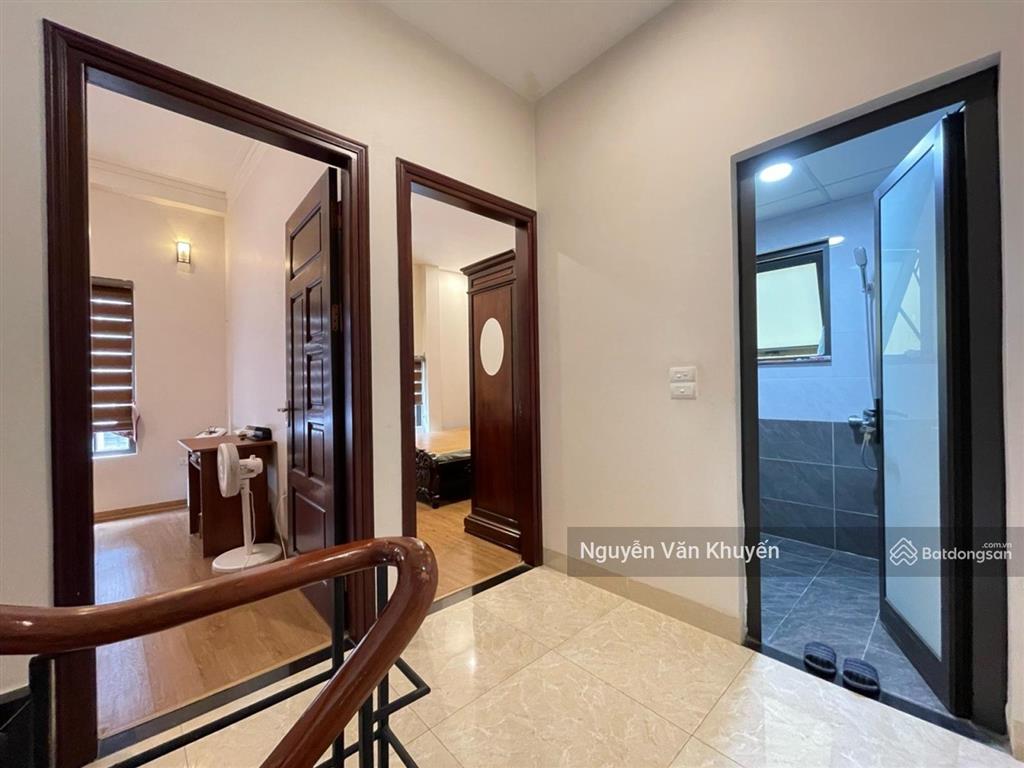 Bán nhà đức giang 56m2, 5 tầng, an ninh tuyệt đối, ô tô đỗ gần, hơn 8 tỷ