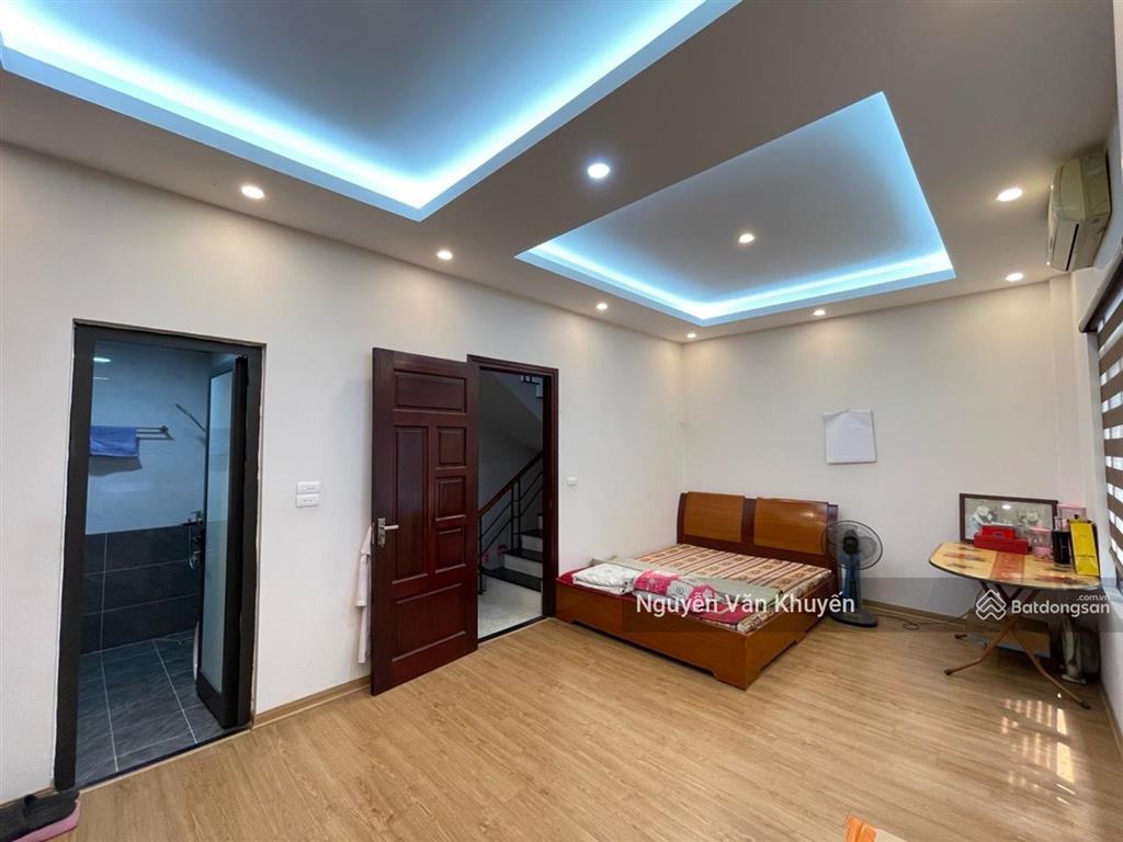 Bán nhà đức giang 56m2, 5 tầng, an ninh tuyệt đối, ô tô đỗ gần, hơn 8 tỷ