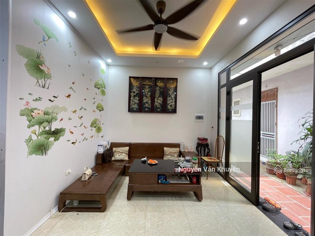 Bán nhà đức giang 56m2, 5 tầng, an ninh tuyệt đối, ô tô đỗ gần, hơn 8 tỷ