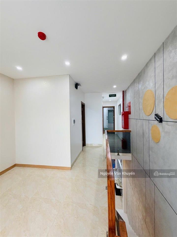 Bán tòa nhà dòng tiền lõi gia thụy 68m2, 7 tầng thang máy, dòng tiền 30tr/tháng, giá 15 tỷ