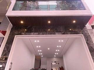 Bán tòa nhà dòng tiền lõi gia thụy 68m2, 7 tầng thang máy, dòng tiền 30tr/tháng, giá 15 tỷ.