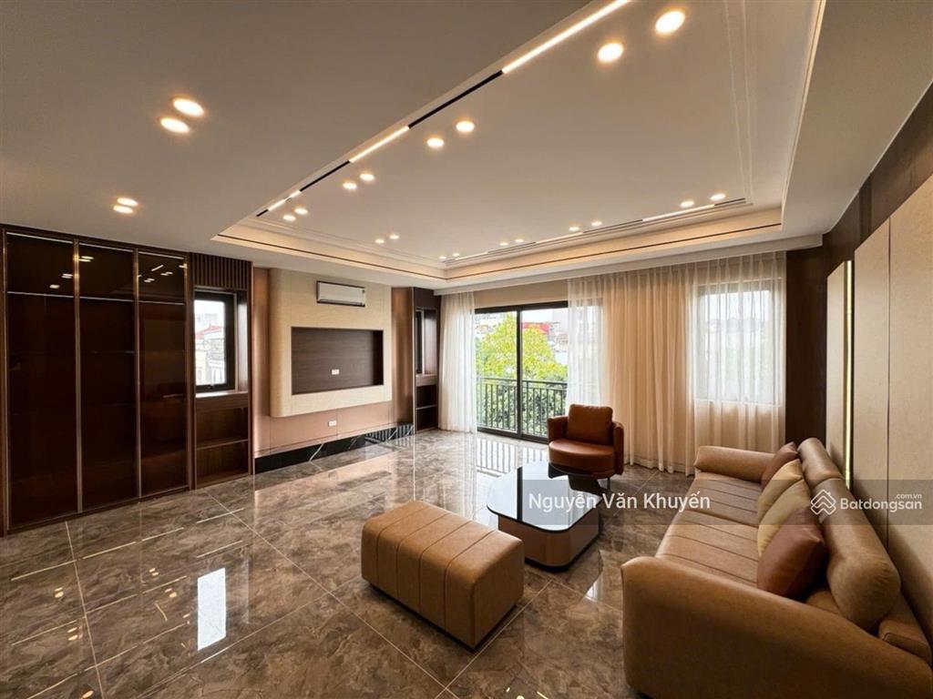 Hạ chào! bán gấp nhà nguyễn văn cừ 65m2, 8 tầng thang máy, gara 2 xe 7 chỗ, full đồ rất đẹp