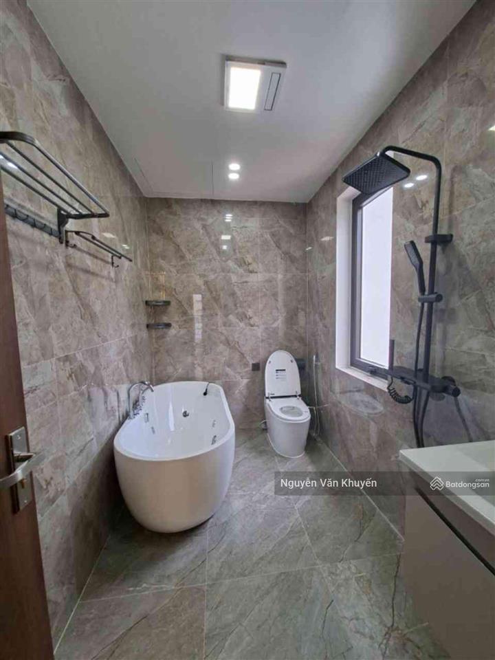 Ở sướng, pháp lý chuẩn nhà nguyễn văn cừ 97m2, 7 tầng thang máy, 15.9 tỷ