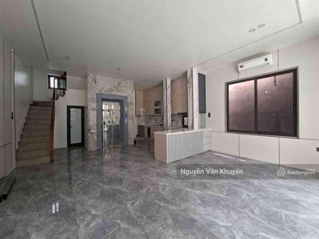 Ở sướng, pháp lý chuẩn nhà nguyễn văn cừ 97m2, 7 tầng thang máy, 15.9 tỷ
