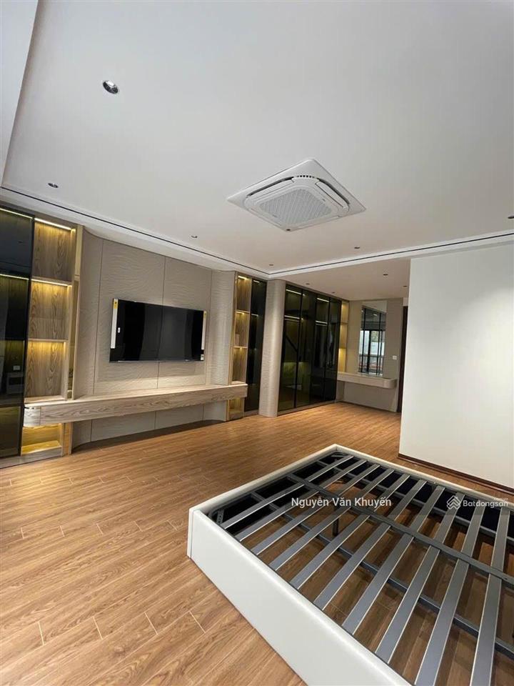 Nhỉnh 15 tỷ sở hữu ngay nhà nguyễn văn cừ 97m2, 7t thang máy, sổ vuông đẹp