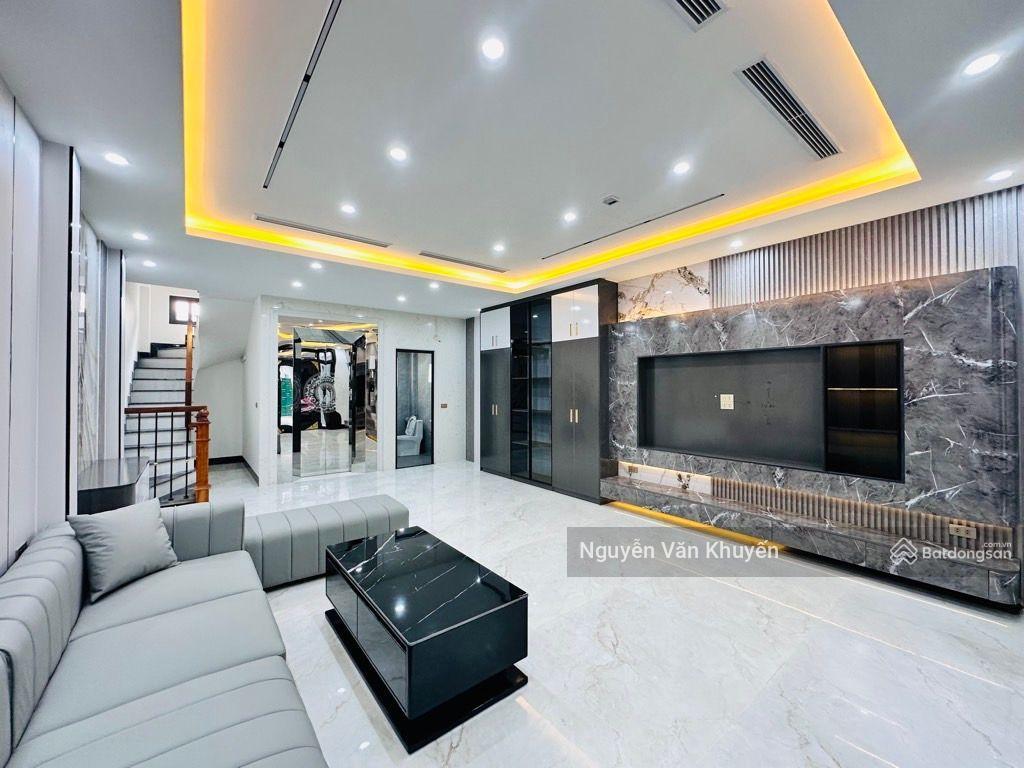 Nhà đẹp bồ đề tìm chủ mới! 75m2, 7 tầng, thang máy, ô tô đỗ cửa, nhỉnh 17 tỷ