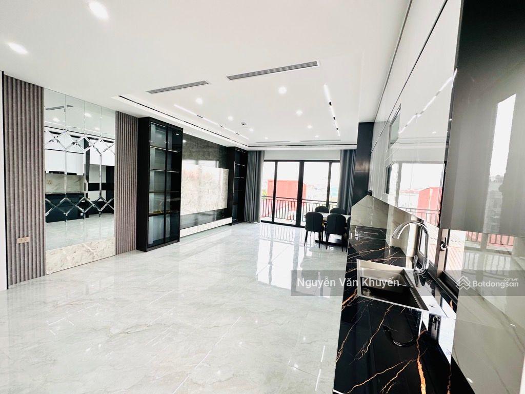 Nhà đẹp bồ đề tìm chủ mới! 75m2, 7 tầng, thang máy, ô tô đỗ cửa, nhỉnh 17 tỷ