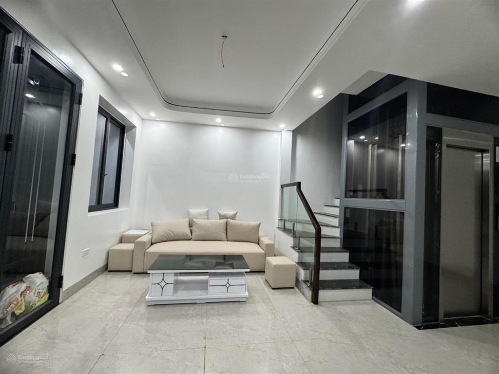 Bán gấp nhà đẹp gia quất, bồ đề  6 tầng thang máy  37m2, mt 5m  chỉ 7.6 tỷ