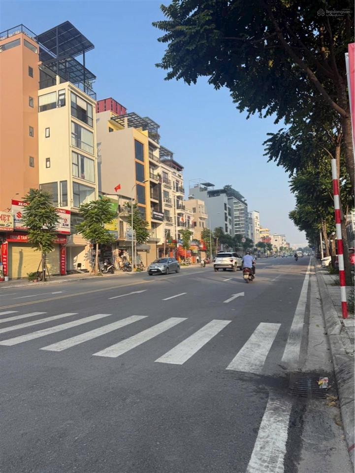 Bán nhà lô góc nguyễn lam, long biên  4 tầng, ô tô vào nhà, kề sát vinhomes  nhỉnh 12 tỷ