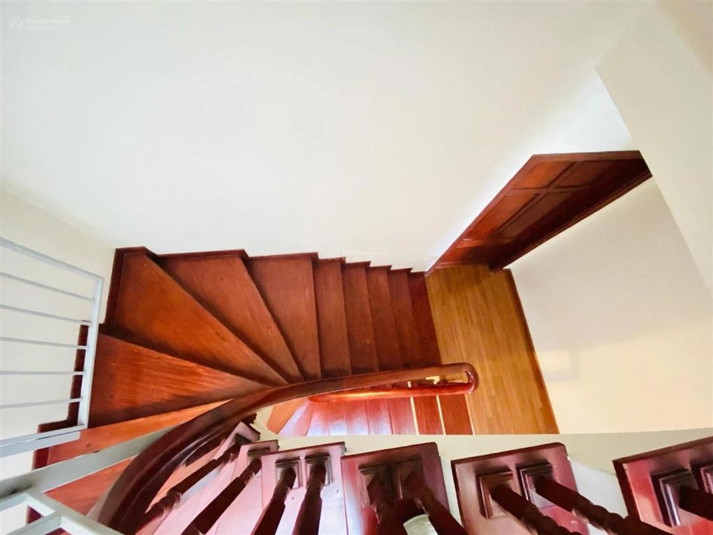 Bán nhà mặt ngõ việt hưng 5 tầng, 41m2, ô tô 7 chỗ đỗ cửa, nội thất gỗ lim, 8.5 tỷ