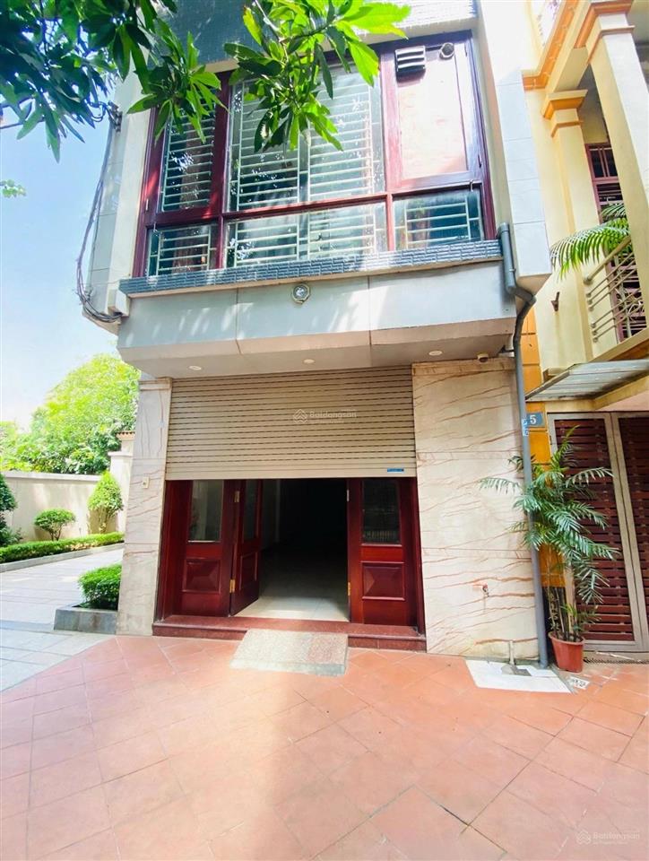 Bán nhà mặt ngõ việt hưng 5 tầng, 41m2, ô tô 7 chỗ đỗ cửa, nội thất gỗ lim, 8.5 tỷ