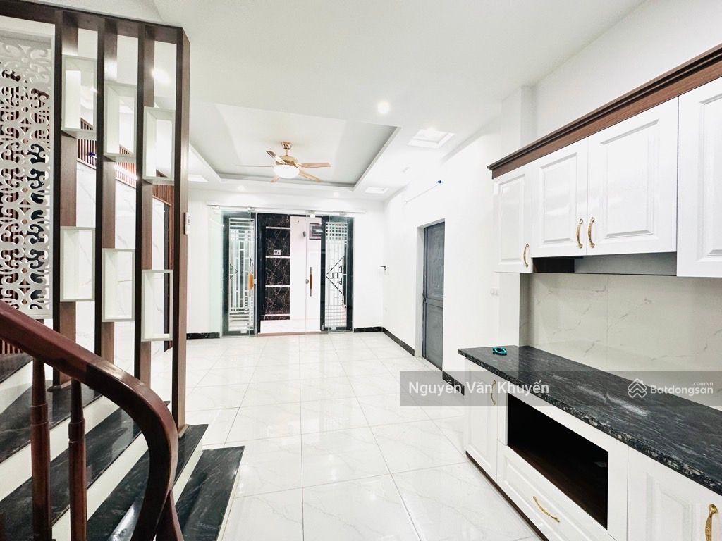 Thượng thanh  8.2 tỷ  46m2 x 4 tầng  gara ô tô riêng biệt  chủ tự xây cực chắc chắn