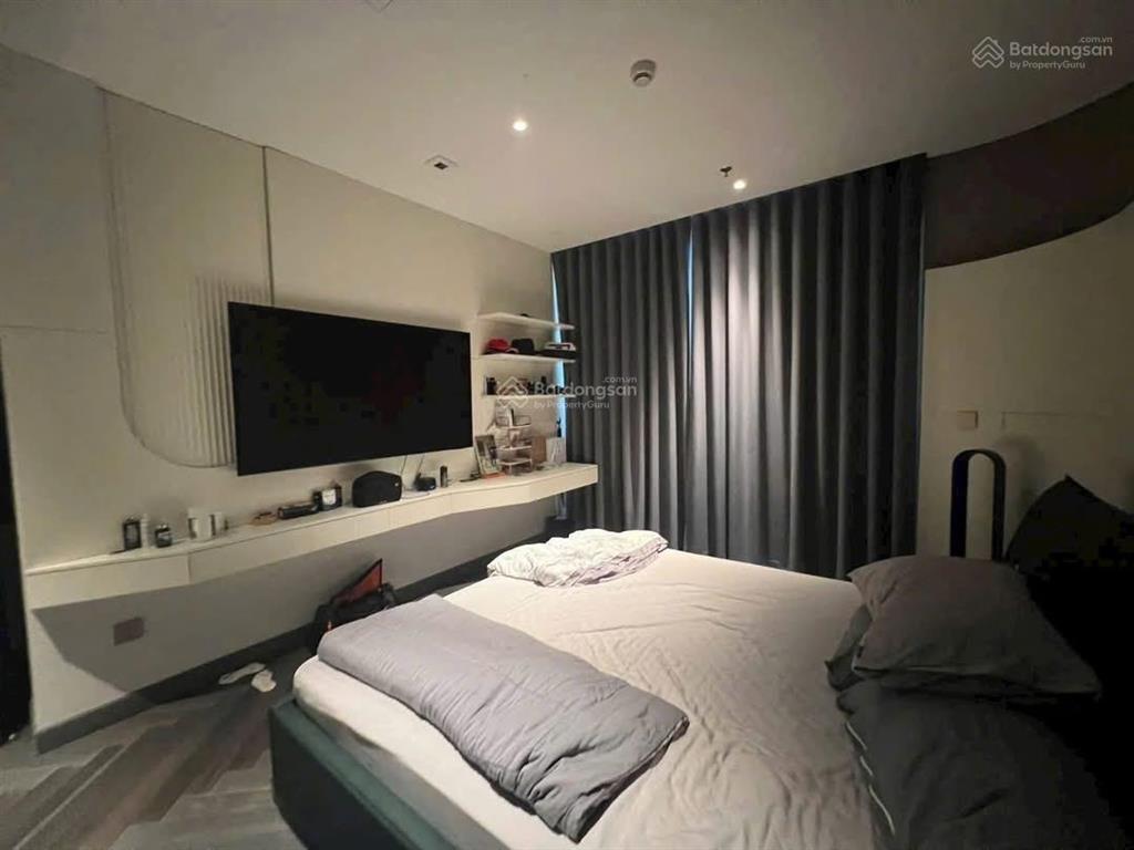 Bán căn 2n/2wc, full nội thất, diện tích 77m, sổ đỏ chính chủ  giá 6 tỷ.  0976 370 ***