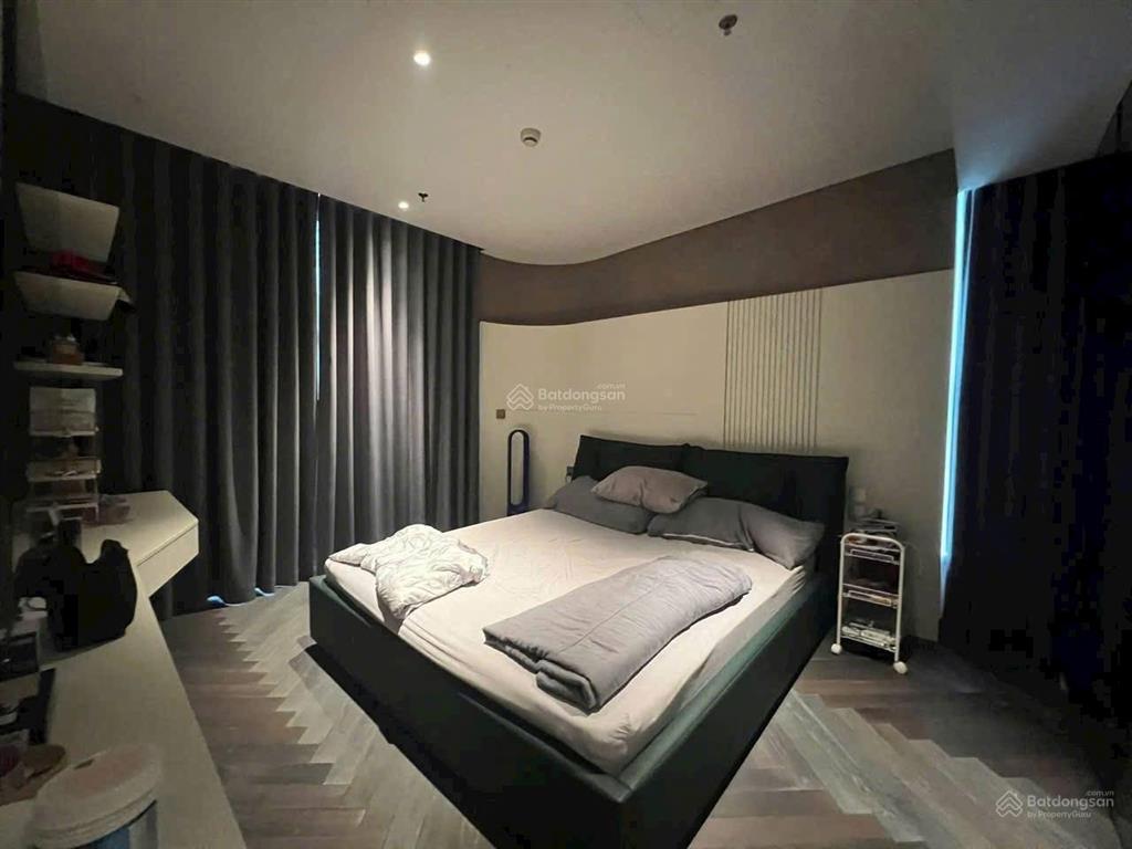 Bán căn 2n/2wc, full nội thất, diện tích 77m, sổ đỏ chính chủ  giá 6 tỷ.  0976 370 ***