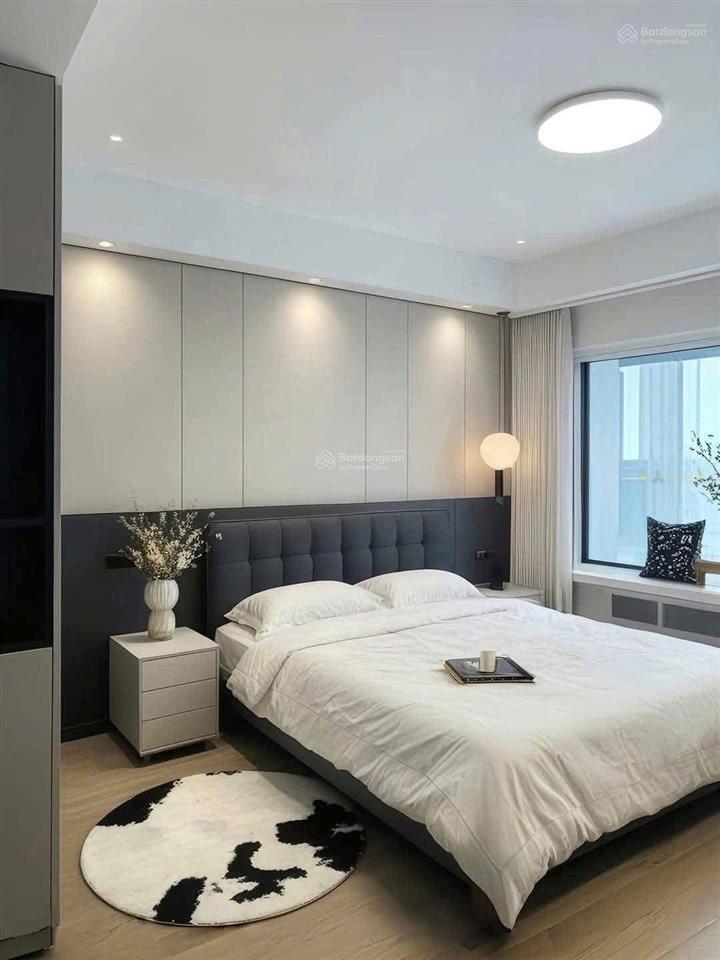 Bán căn góc đẹp nhất tại rose town 3n2wc /diện tích 110m /view trọn hồ  giá chỉ 8 tỷ bao phí