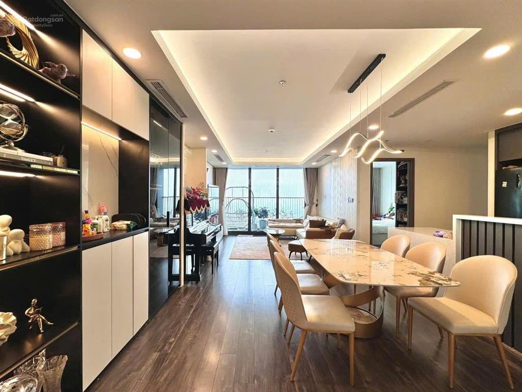 Bán căn 3n/2wc, full đồ, sổ đỏ lâu dài, dt 85m2  giá chỉ 6,5 tỷ tại green park.  0976 370 ***