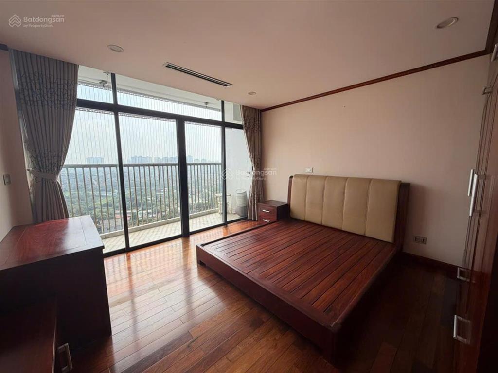 E cần bán căn tầng đẹp toà b toà newskyline, căn góc vieu hồ pháo hoa,98m, 2n2vs+1 kho,