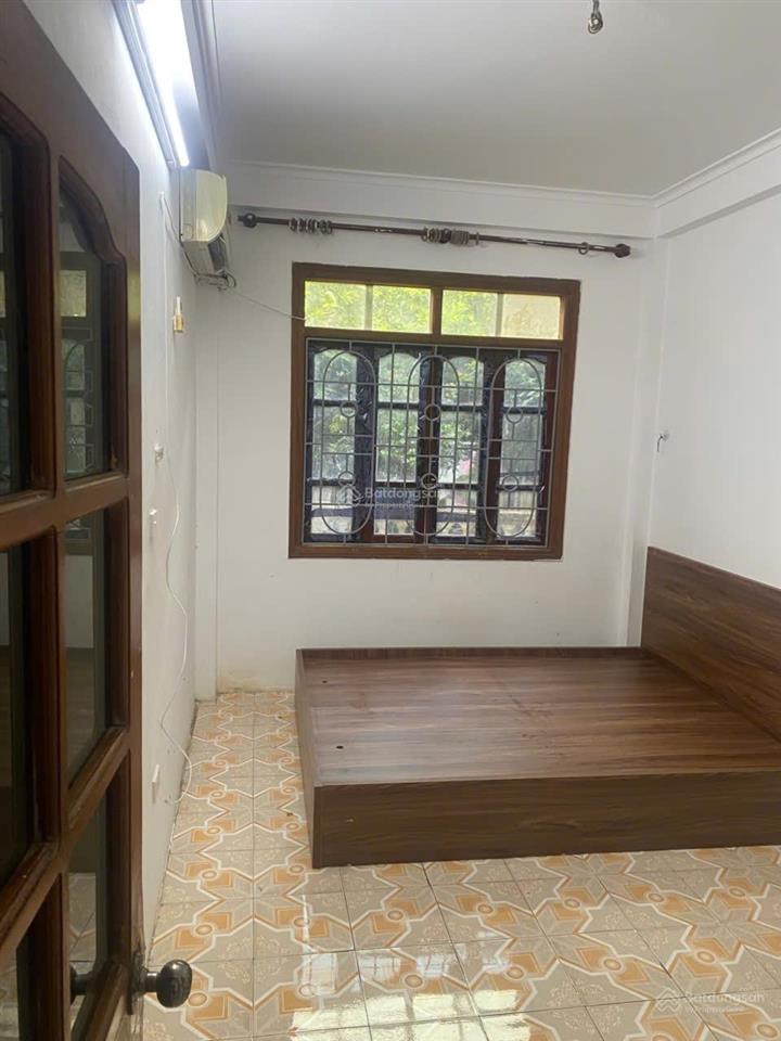 Chính chủ cho thuê nhà nguyên căn 2 tầng ngõ 262 khương đình
