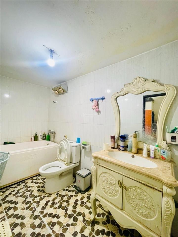 Quá rẻ! văn quán 66m2, 3 tầng, 5pn, ngõ nông, dân xây nhỉnh 6 tỷ