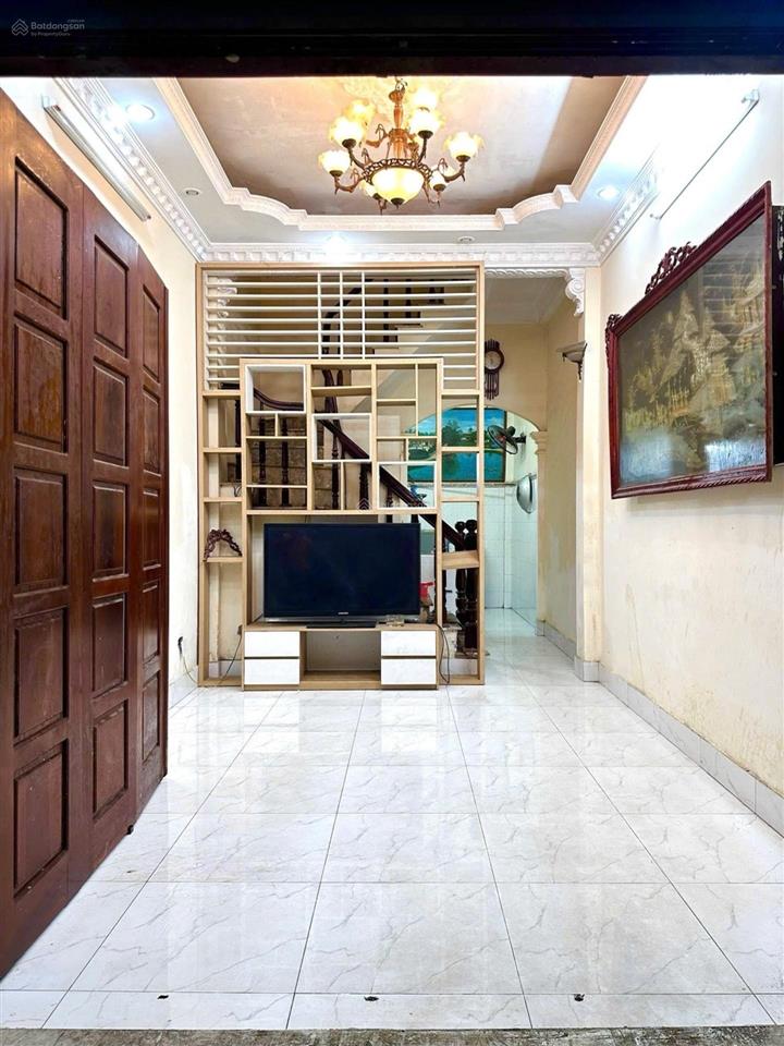 Quá rẻ! phùng khoang 35m2, 5 tầng, 4pn, vừa ở vừa cho thuê, gần chợ 200m, gần ô tô 50m, ngõ thông