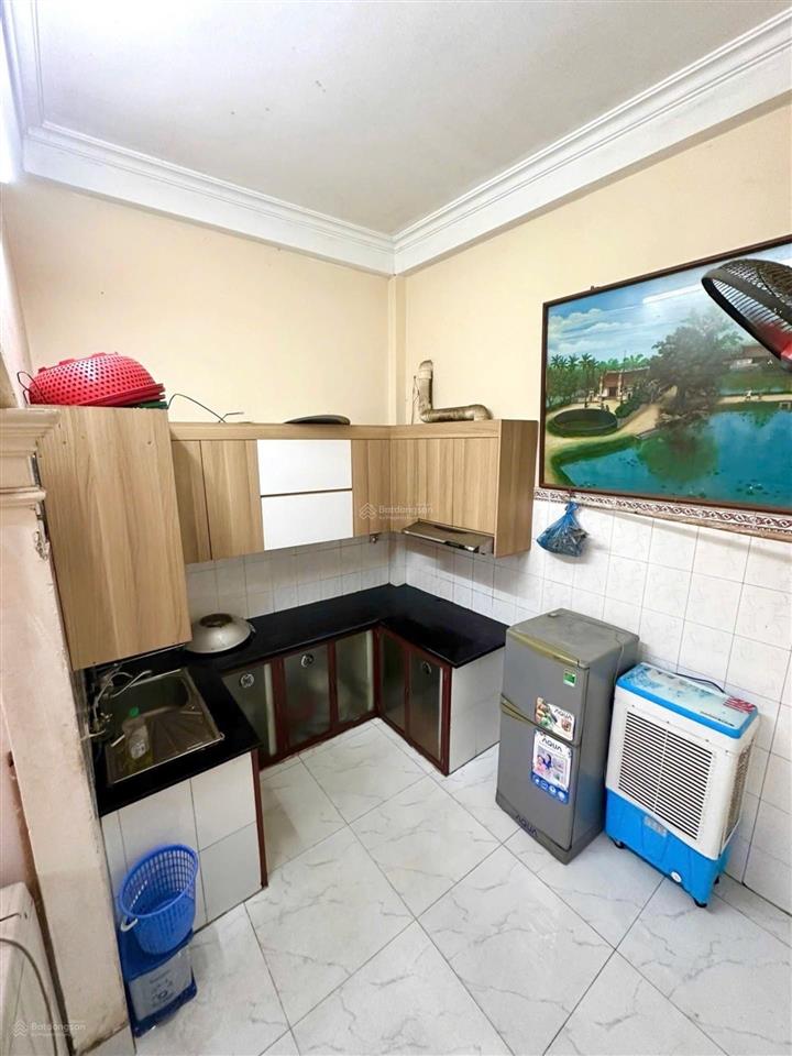 Quá rẻ! phùng khoang 35m2, 5 tầng, 4pn, vừa ở vừa cho thuê, gần chợ 200m, gần ô tô 50m, ngõ thông