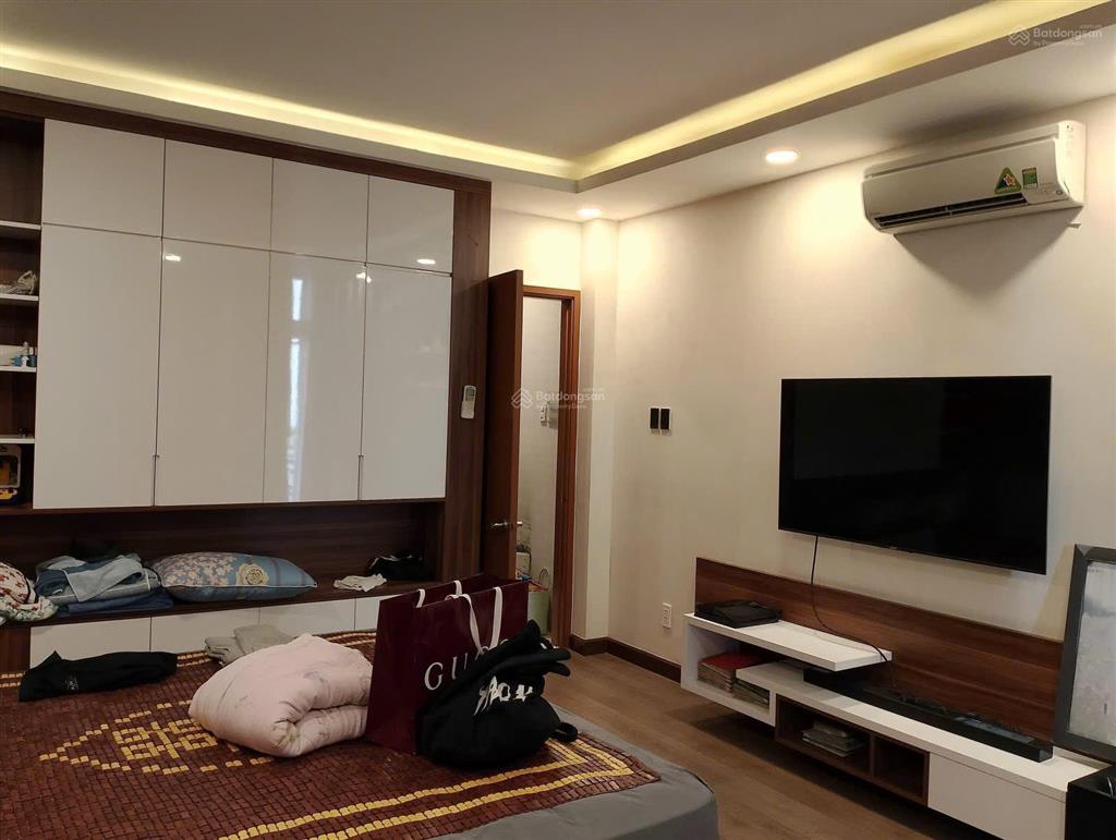 Nhà mới 4 tầng (4,2x15m)  hxh 8m có lề  sát vincom nguyễn xí p26 bình thạnh nhỉnh 11 tỷ