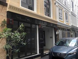 Gần vincom nguyễn xí  4x10m nhà 3 tầng  sẵn thang máy sát mặt tiền đường chỉ 8 tỷ