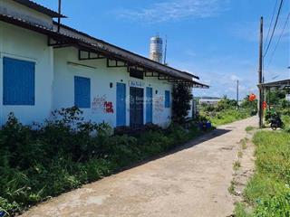 Nhỉnh 10 tỷ nhà 1100m vuông có 16 phòng cho thuê và 1 nhà xưởng nhà góc hai mặt tiền có 150m thổ cư