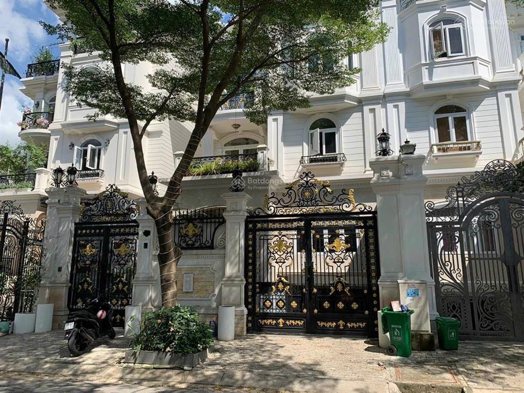 Bán nhà biệt thự song lập khu trung tâm cảnh đồi, phú mỹ hưng, quận 7, giá 55 tỷ sh. 0902 949 ***