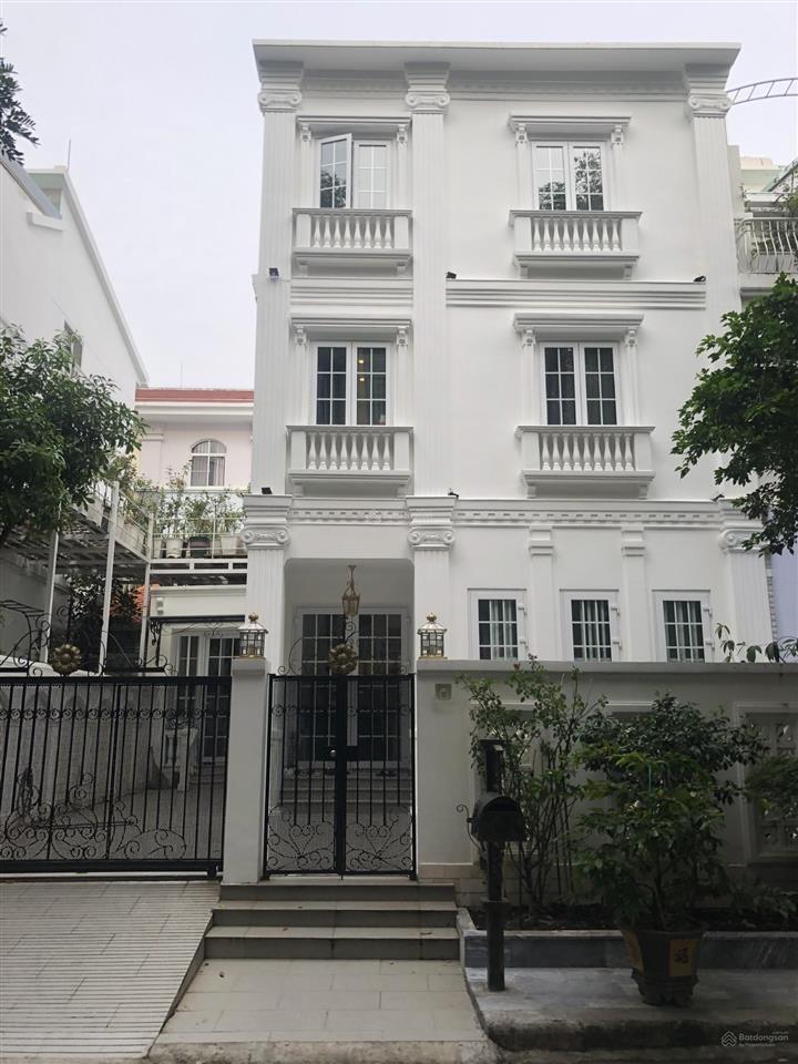 Bán nhà biệt thự song lập khu trung tâm cảnh đồi, phú mỹ hưng, quận 7, giá 55 tỷ sh. 0902 949 ***
